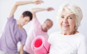 Anziani e attività fisica: 5 tipi di allenamenti indicati per perdere peso a ogni età