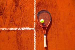 Uno sport molto popolare e che fa bene: ecco i 5 benefici del tennis