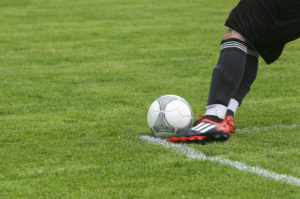 Infiammazione alla caviglia nel calcio: i legamenti la zona dolente